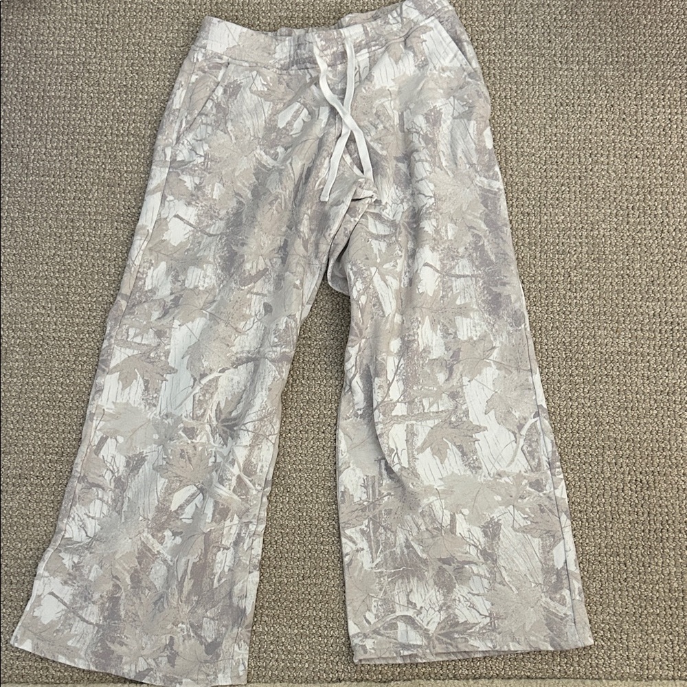 Hollister Tan Camouflage Pants